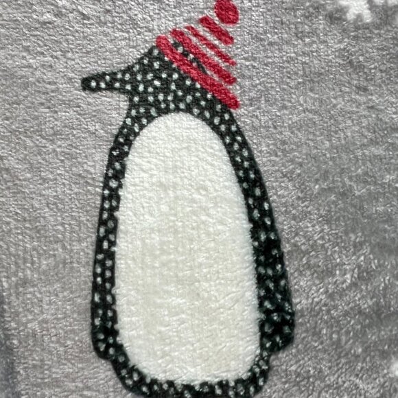 NWT! Wonderful Super Soft Penguin Sherpa Blanket - Picture 2 of 11